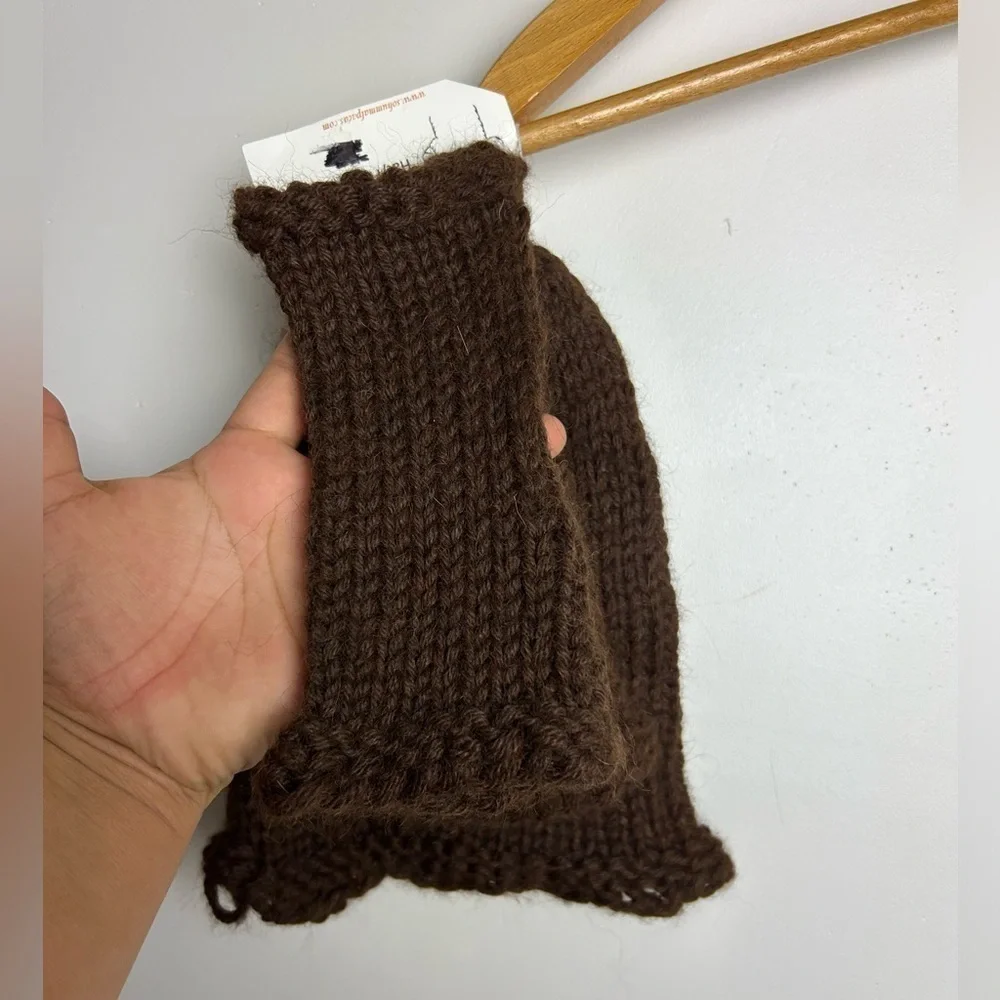 NWT 100% Alpaca Hand Made Knit Set of Beanie and‎ Mitts Minimalist Classic cozy
